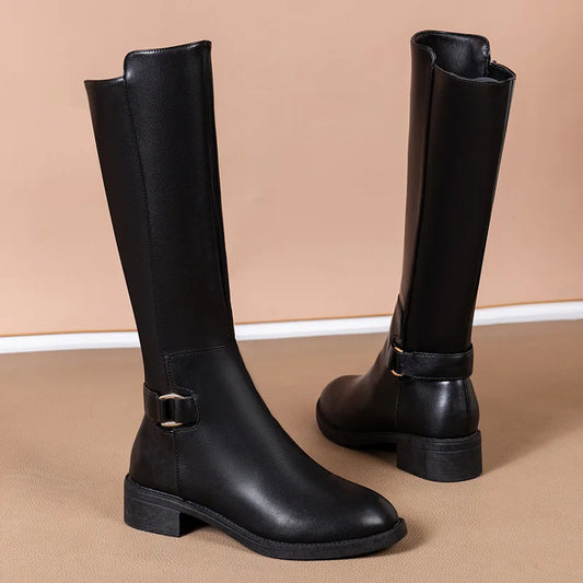 Tatienne | Damen Knee High Boots in Schwarz mit Metallschnalle & seitlichem Reißverschluss