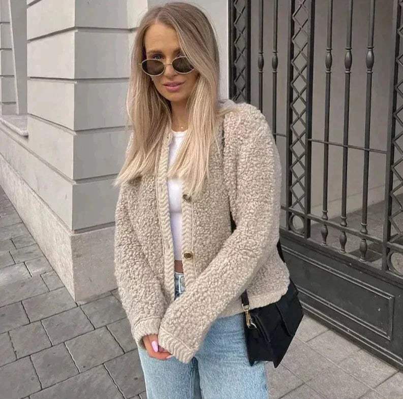 Damen Teddy-Overshirt – Warme Übergangsjacke für Alltag, Freizeit und moderne Outfits