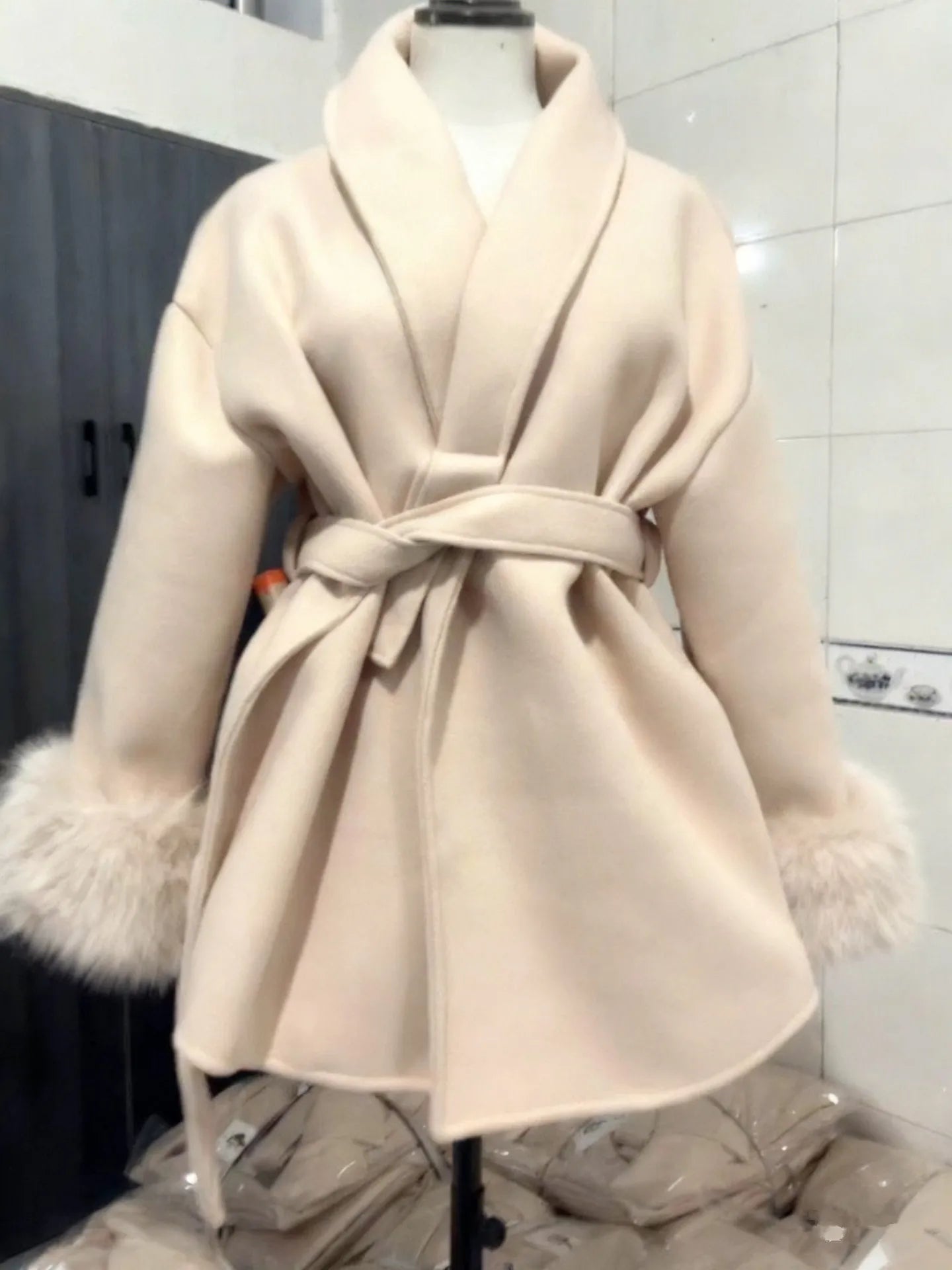 Wickelmantel Damen | Luxuriöser Mantel mit Bindegürtel für stilvolle Eleganz
