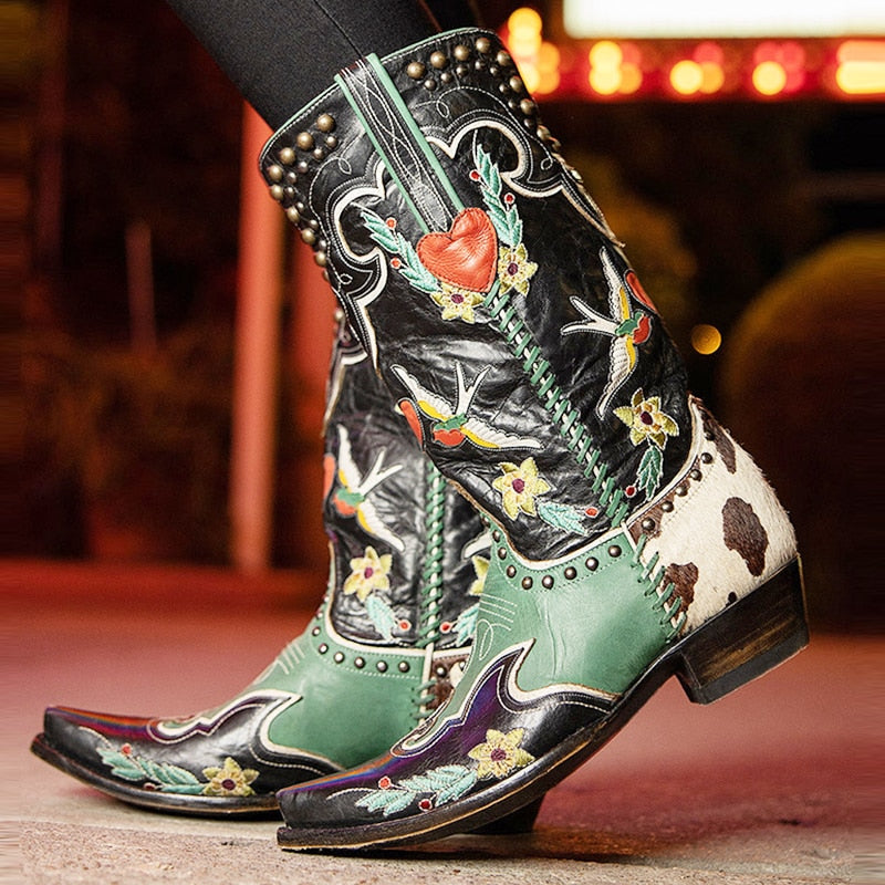 Anya | Bestickte Cowboy-Stiefel – Bunte Blumen, Blockabsatz & Western-Look für Damen
