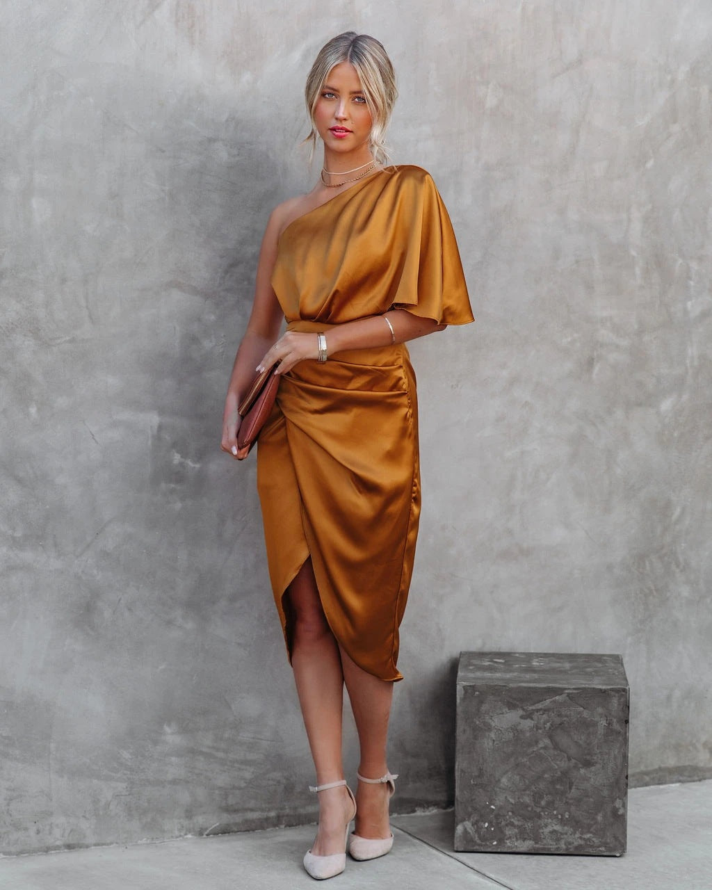 One-Shoulder Abendkleid mit Drapierung – Elegant, Glamourös & Modern