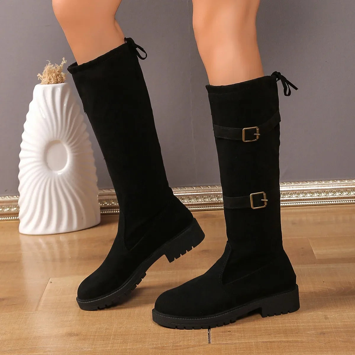 Thalassa | Damen Knee High Boots in Schwarz mit niedrigem Absatz & klassischer Silhouette