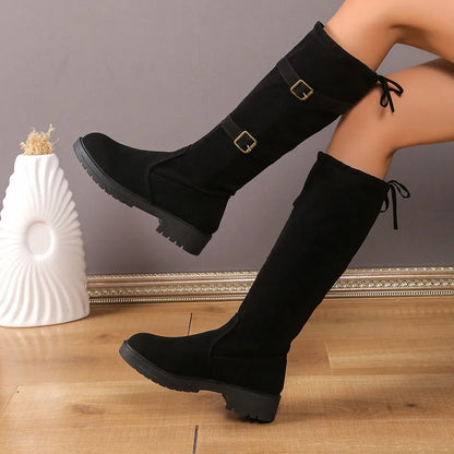 Thalassa | Damen Knee High Boots in Schwarz mit niedrigem Absatz & klassischer Silhouette