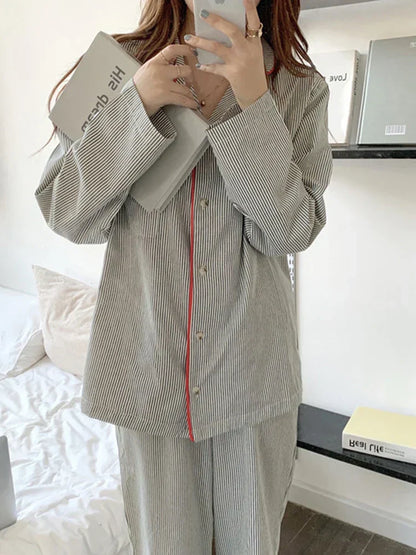 Quenella | Damen Pyjama Set Zweiteiler mit Gestreiftem Knopfhemd & Hose