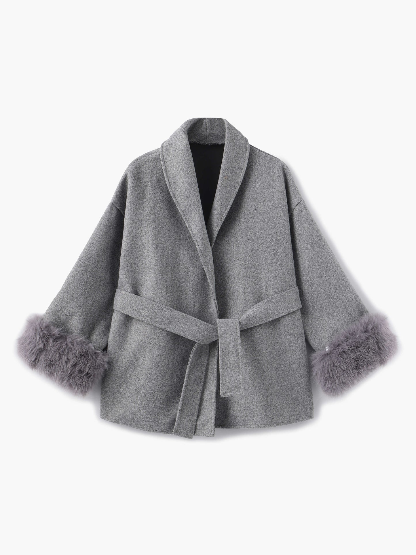 Eleganter Wickelmantel Damen mit Fellärmeln – Warm, Femininer Chic & Stilvoll im Winter