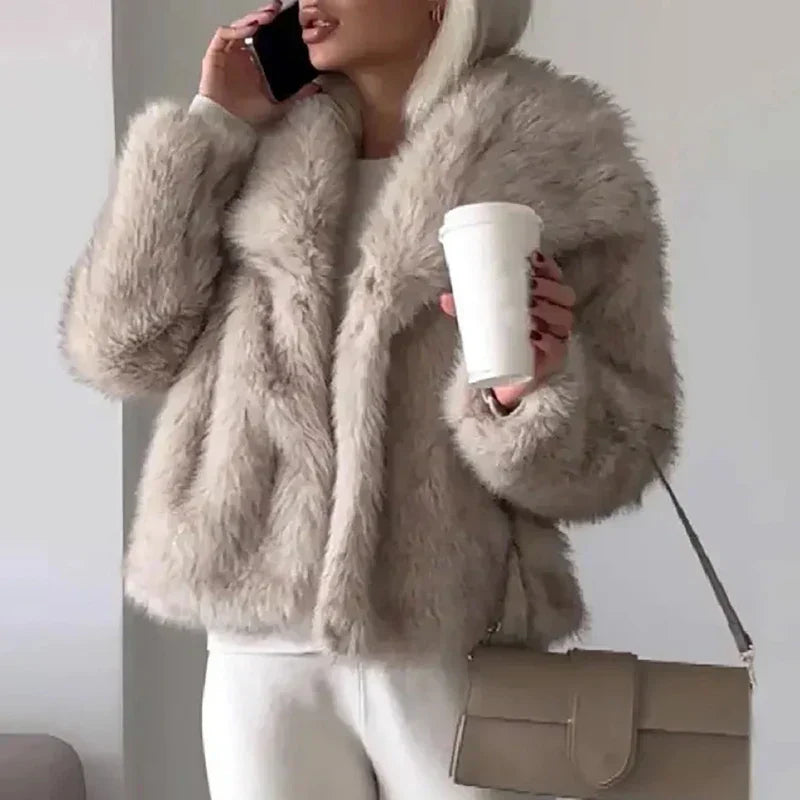 Luxuriöse Kurze Damen Kunstfelljacke – Kuschelweich, Stylisch & Trendbewusst