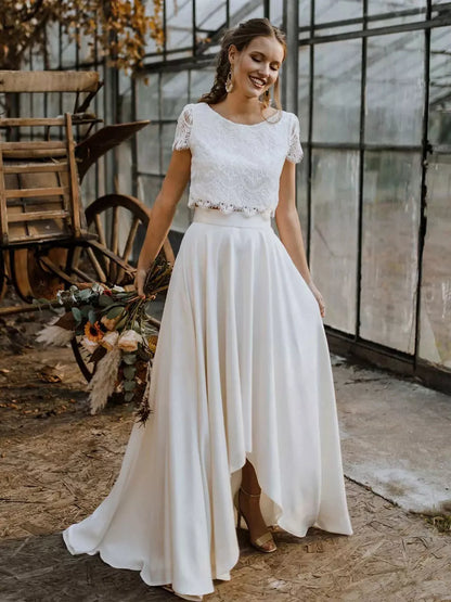 Elegantes Braut-Set mit Spitzenoberteil und fließendem Rock – Romantisch, Feminin & Zeitlos