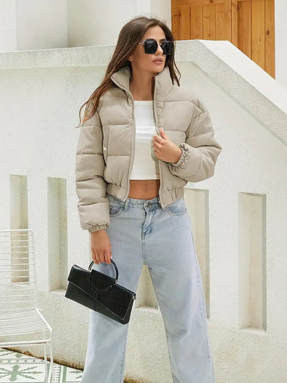 Stellaria | Damen Cropped Puffer Bomberjacke Beige mit Reißverschluss & Elastischem Saum