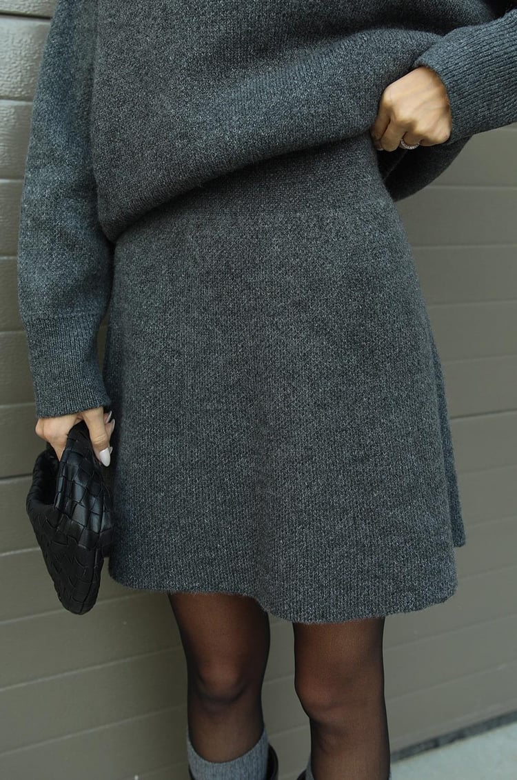 Damen Strick-Set aus Pullover & Minirock | Moderner Cozy-Look für Stil & Komfort