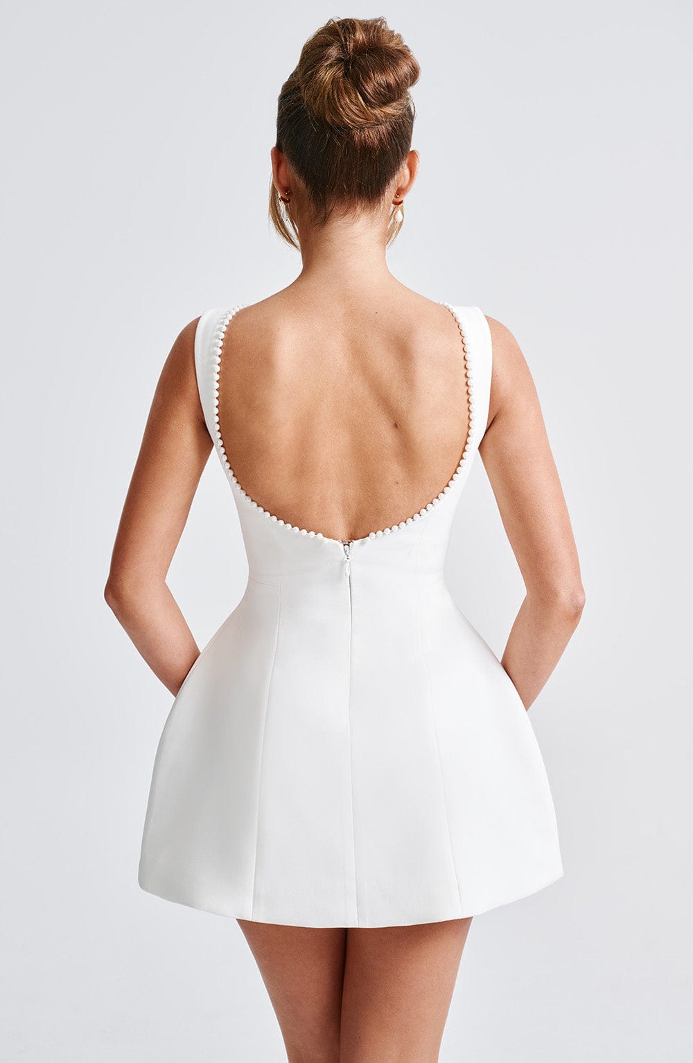 Damen Elegantes Kurzkleid mit Rückenausschnitt und Schleife – Festliches Kleid für Hochzeiten und besondere Anlässe