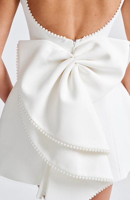 Damen Elegantes Kurzkleid mit Rückenausschnitt und Schleife – Festliches Kleid für Hochzeiten und besondere Anlässe