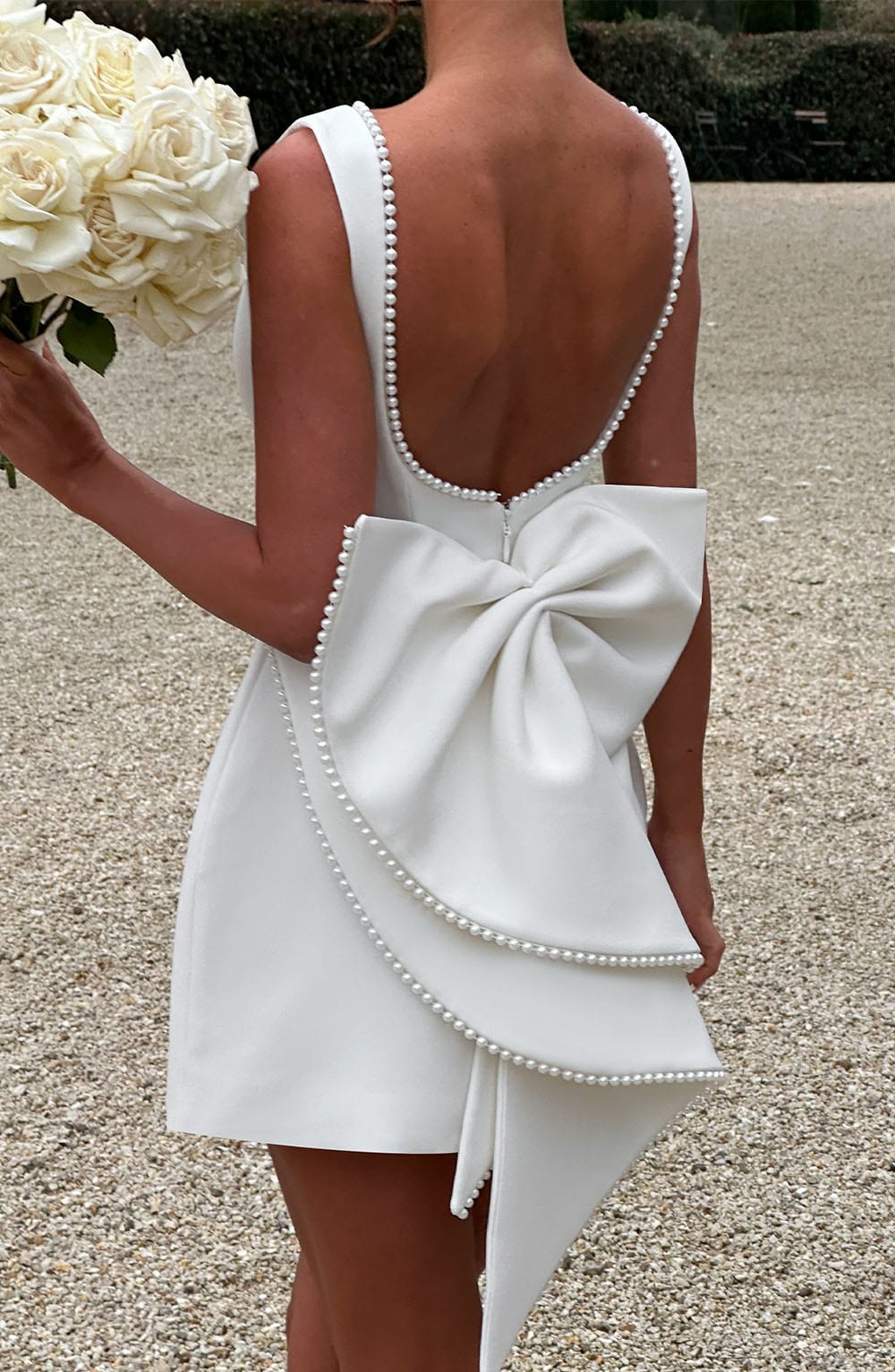 Damen Elegantes Kurzkleid mit Rückenausschnitt und Schleife – Festliches Kleid für Hochzeiten und besondere Anlässe