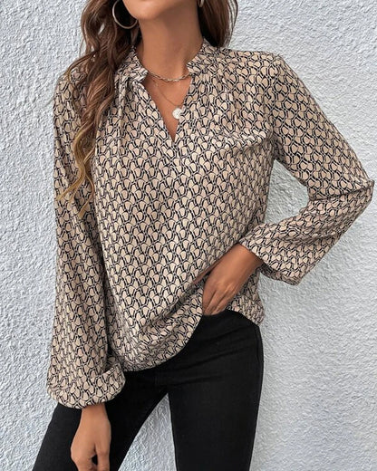 Aeliana | Damen Bluse mit V-Ausschnitt & Stilvollem Print – Langarm, Elegant & Büro-tauglich