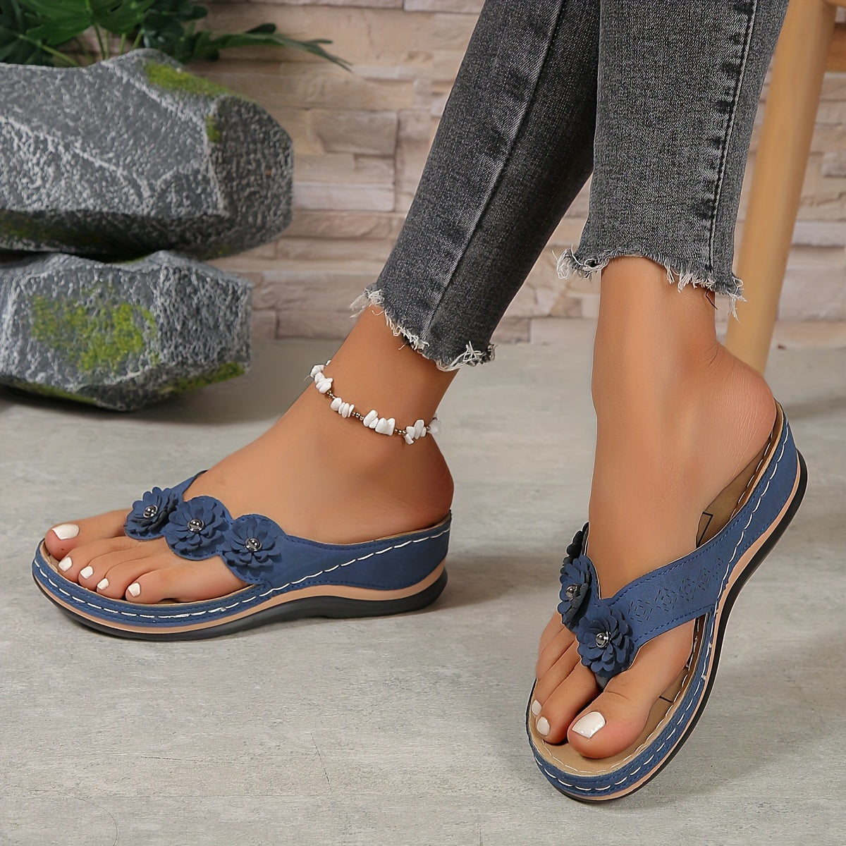 Maxima | Sommer-Slipper für Damen - Bequeme Zehensteg-Sandalen mit robuster Sohle & ergonomischem Design
