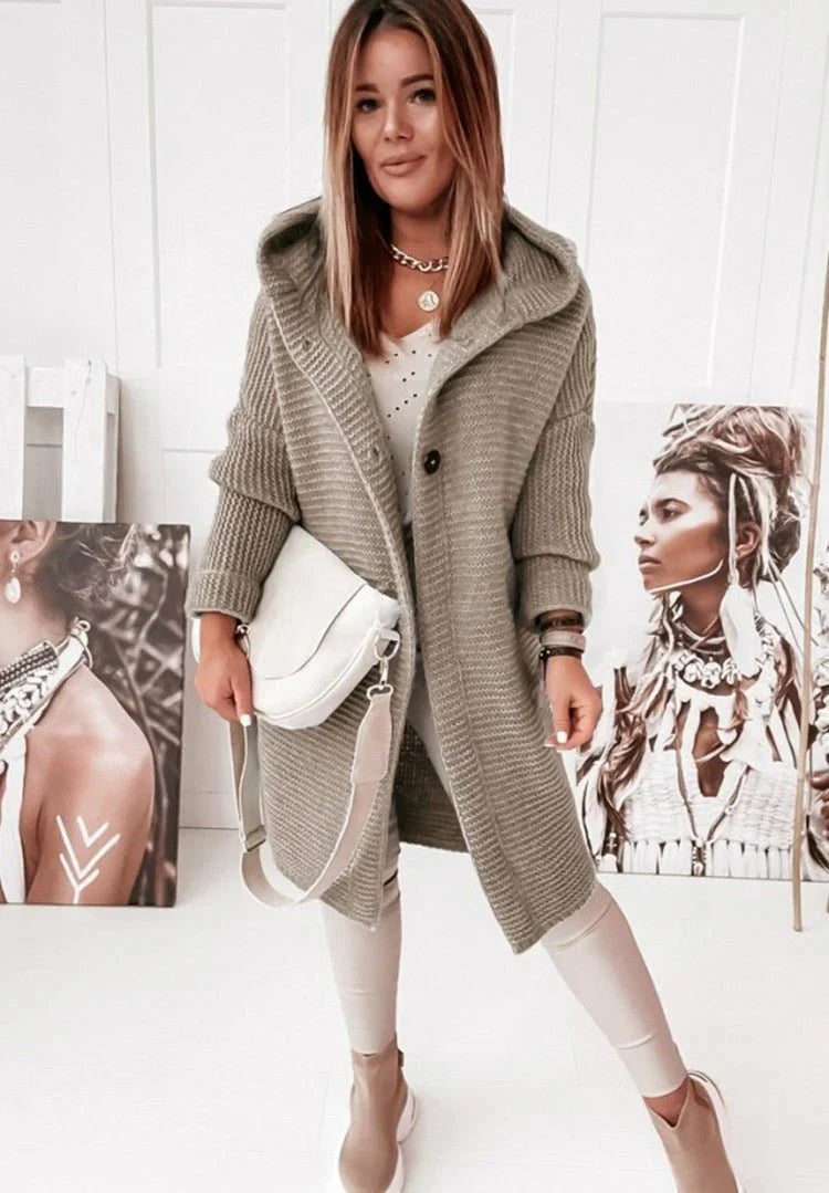Lange Strickjacke Damen mit Kapuze & Knopfleiste | Warmer Stricklook für Alltag & Freizeit