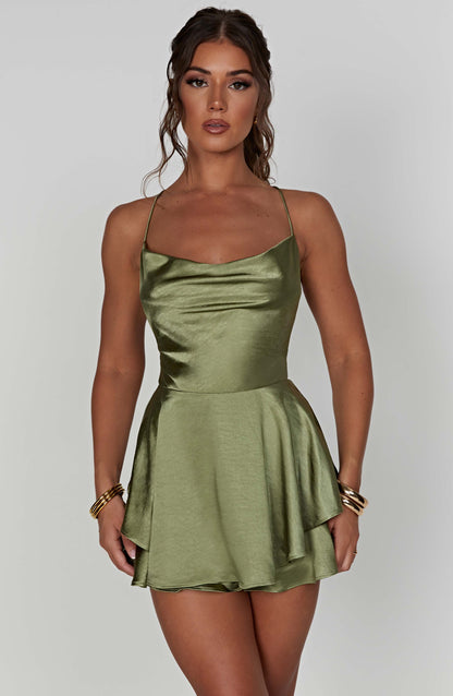 Satin-Minikleid – Eleganz, Glanz & Femininer Stil
