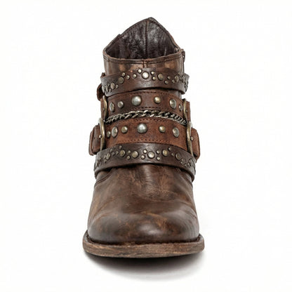 Damen Stiefeletten | Kurze Boots mit Ketten, Nieten und dekorativen Riemen