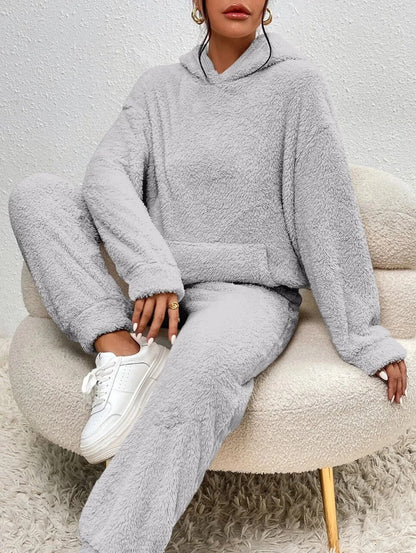 Geraldine – Teddy Lounge Set Damen | Kuscheliger Hoodie & Jogginghose Zweiteilig für Zuhause und Freizeit