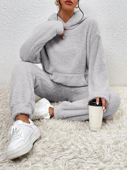 Geraldine – Teddy Lounge Set Damen | Kuscheliger Hoodie & Jogginghose Zweiteilig für Zuhause und Freizeit