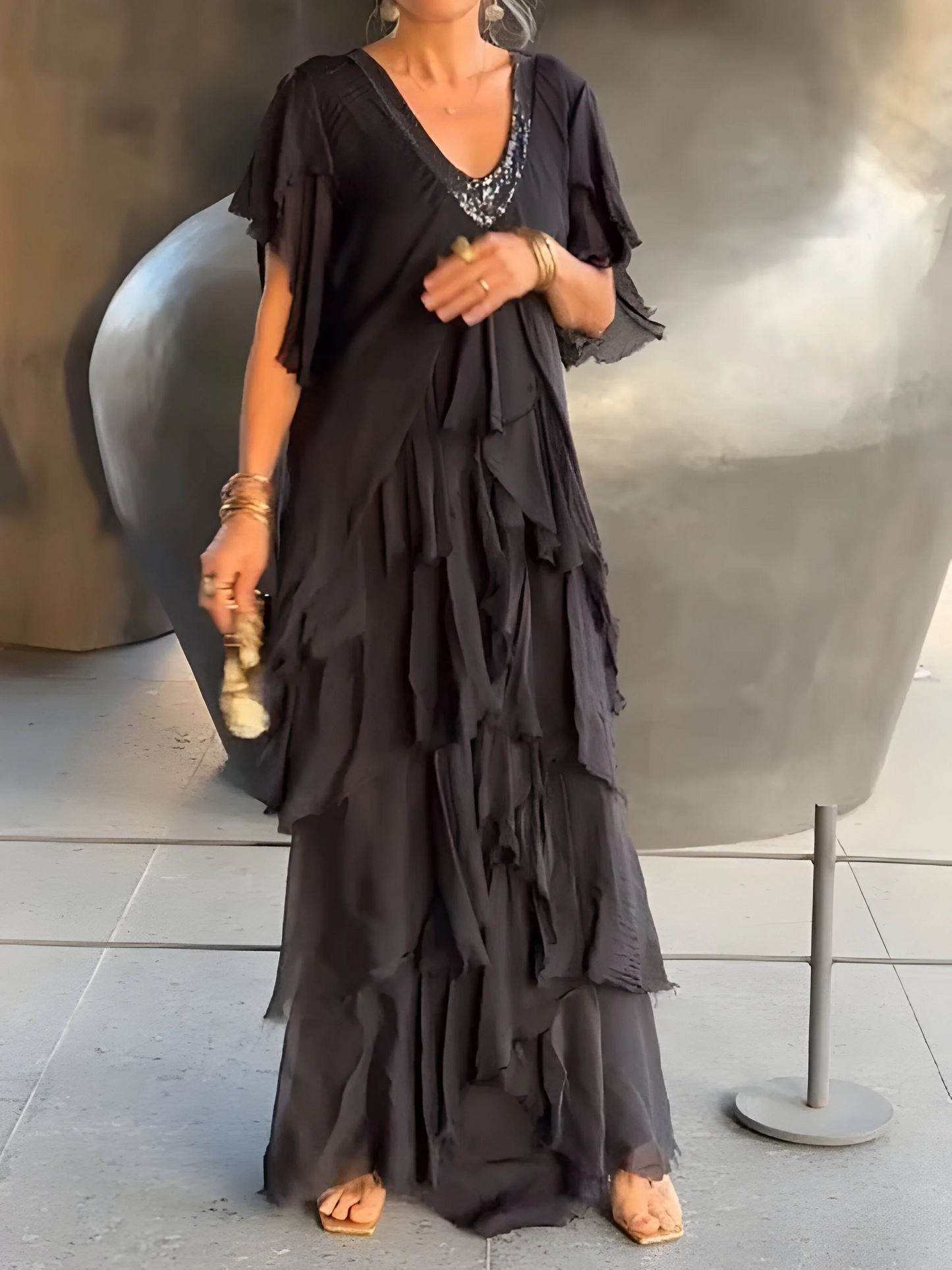 Plissee Kleid mit V-Ausschnitt – Elegant, Feminin & Zeitlos