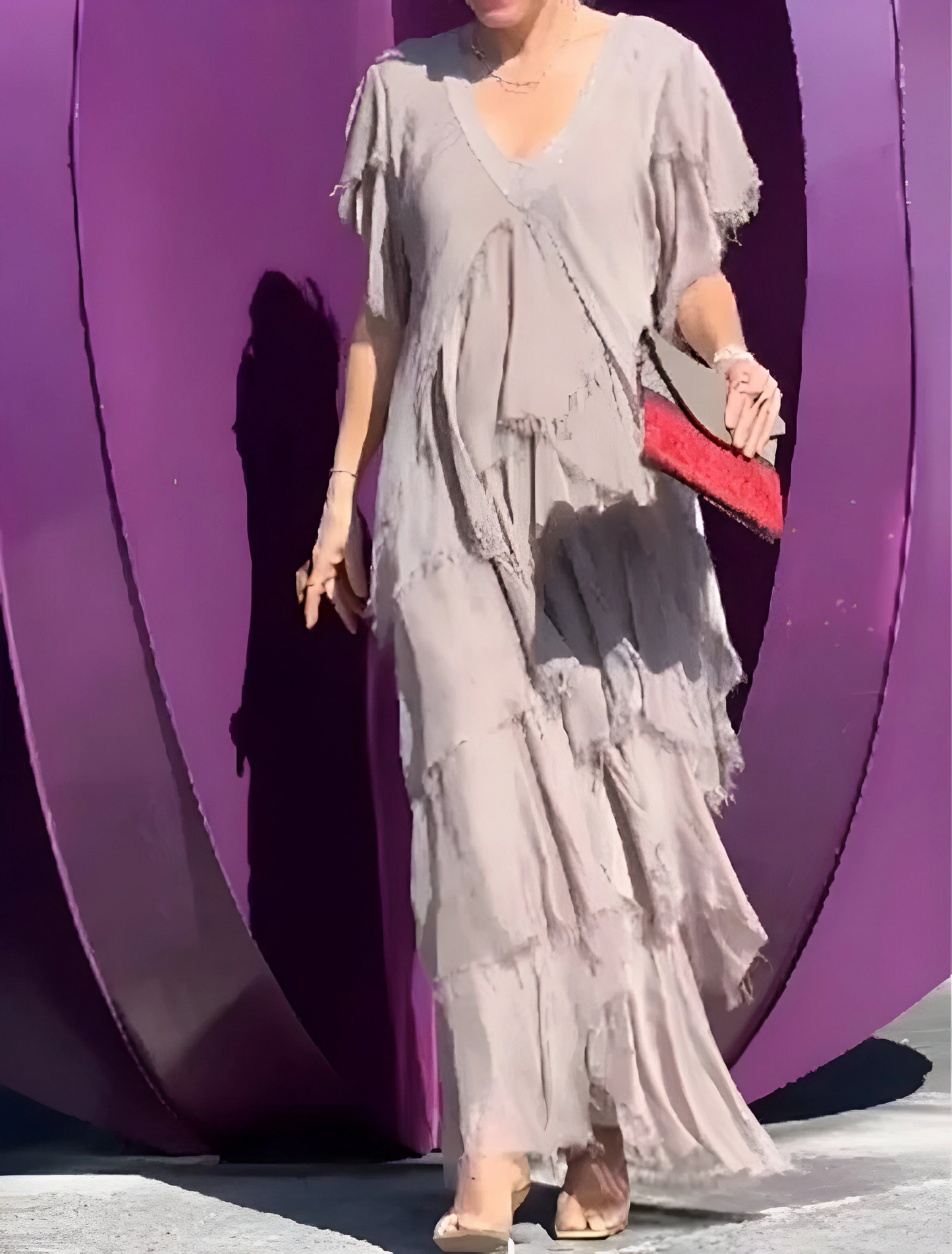 Plissee Kleid mit V-Ausschnitt – Elegant, Feminin & Zeitlos