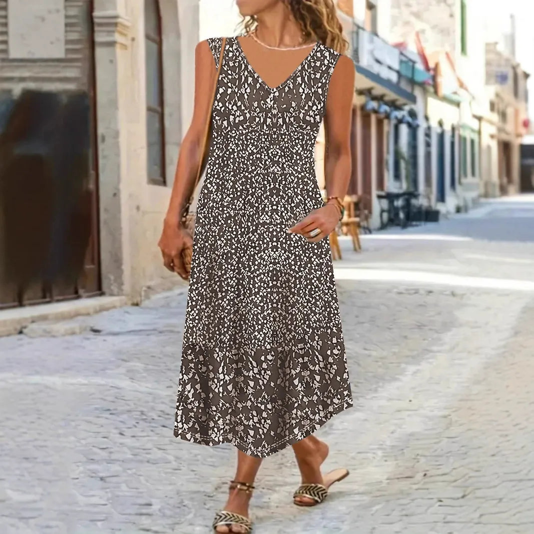 Flory | Maxi Sommerkleid mit Blumenmuster | Luftiges Damenkleid mit V-Ausschnitt & Ärmellos