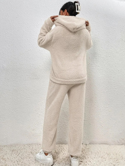 Geraldine – Teddy Lounge Set Damen | Kuscheliger Hoodie & Jogginghose Zweiteilig für Zuhause und Freizeit