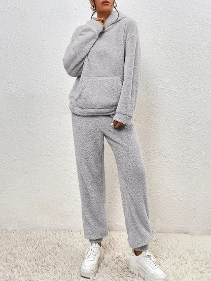 Geraldine – Teddy Lounge Set Damen | Kuscheliger Hoodie & Jogginghose Zweiteilig für Zuhause und Freizeit