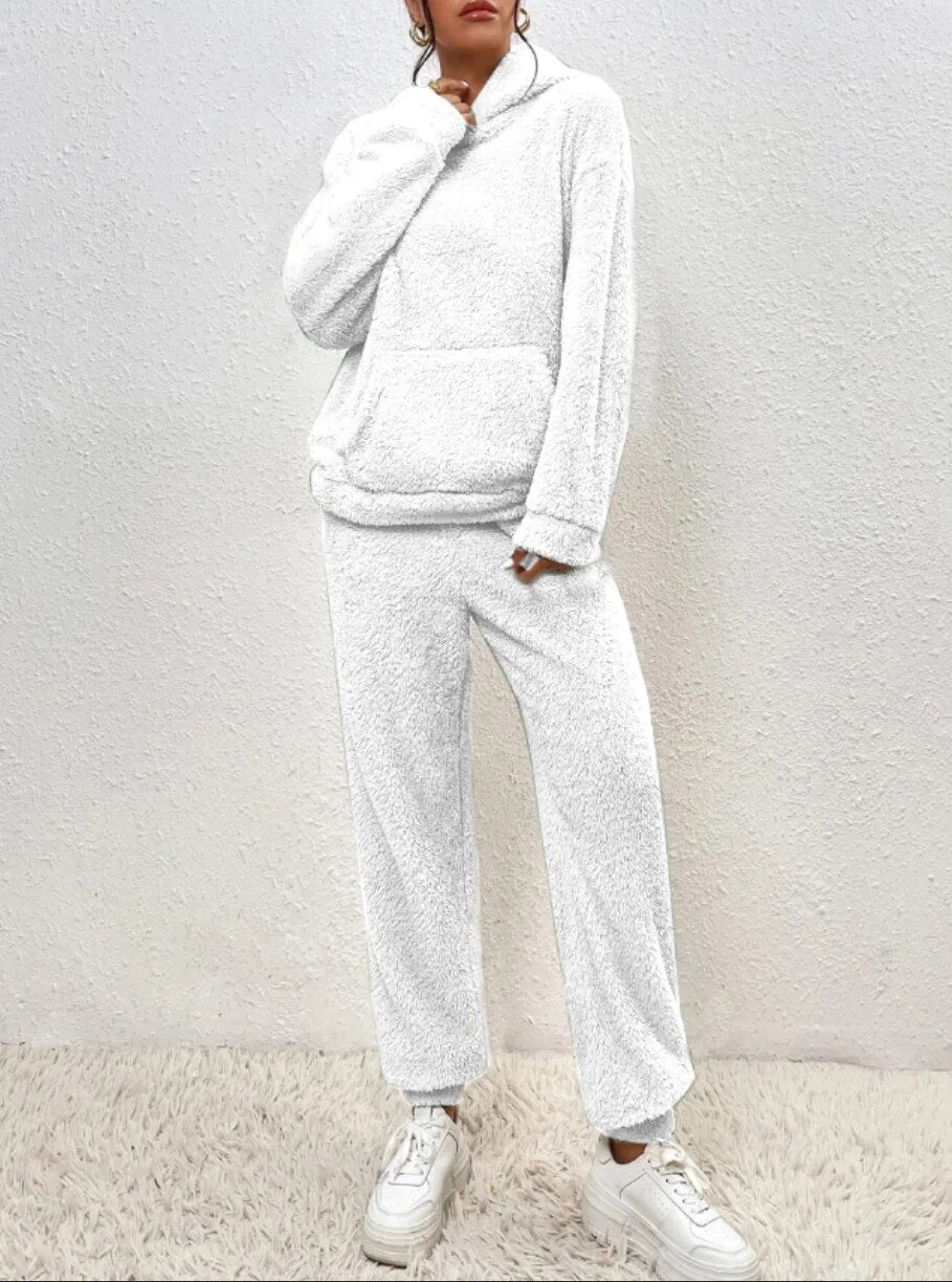 Geraldine – Teddy Lounge Set Damen | Kuscheliger Hoodie & Jogginghose Zweiteilig für Zuhause und Freizeit