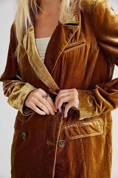 Damarisse | Damen Samt Blazer mit Klassischem Revers & Doppelreihigen Knöpfen