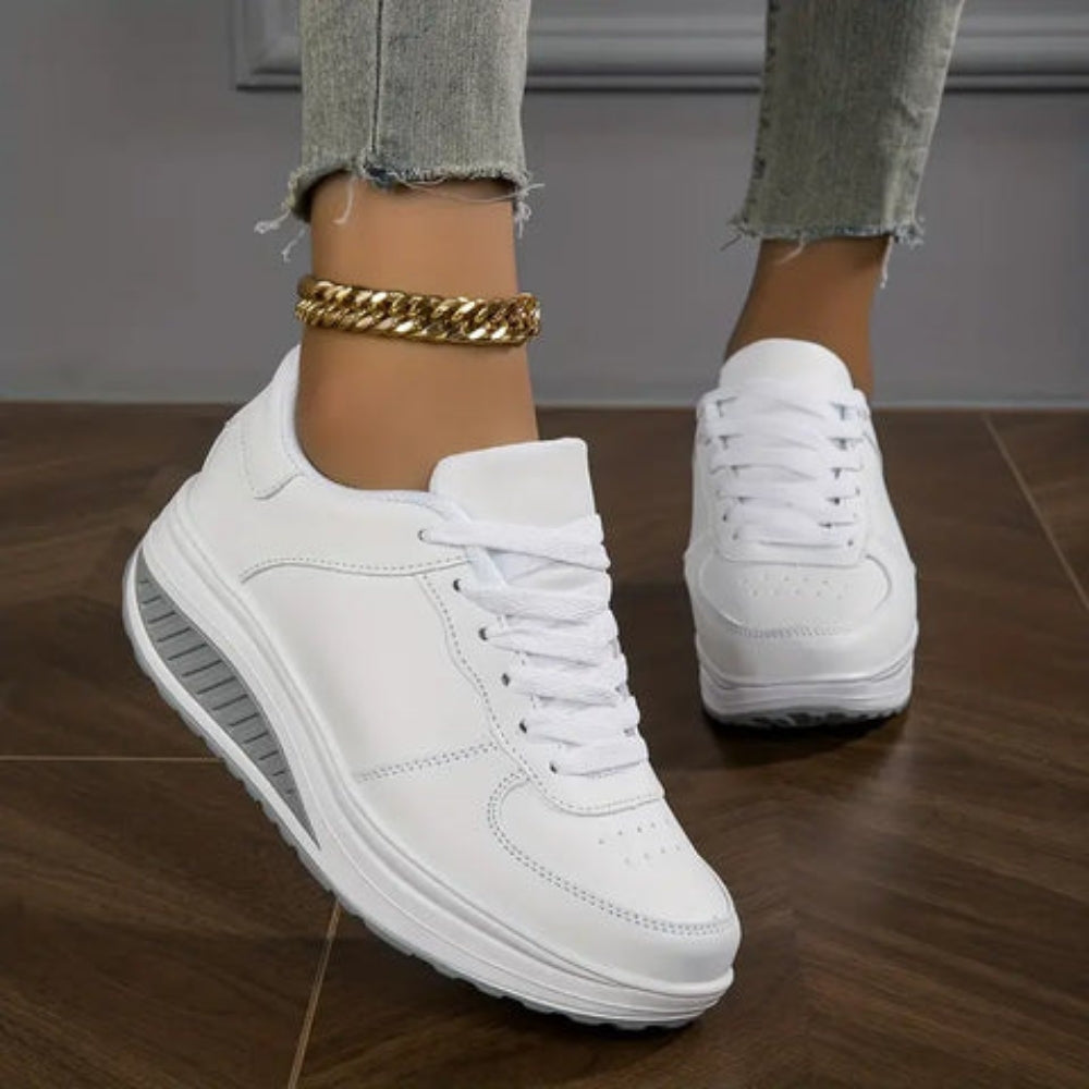 Damen Low-Top Sneaker mit erhöhter Sohle – Moderne Freizeitschuhe für Alltag und City-Looks