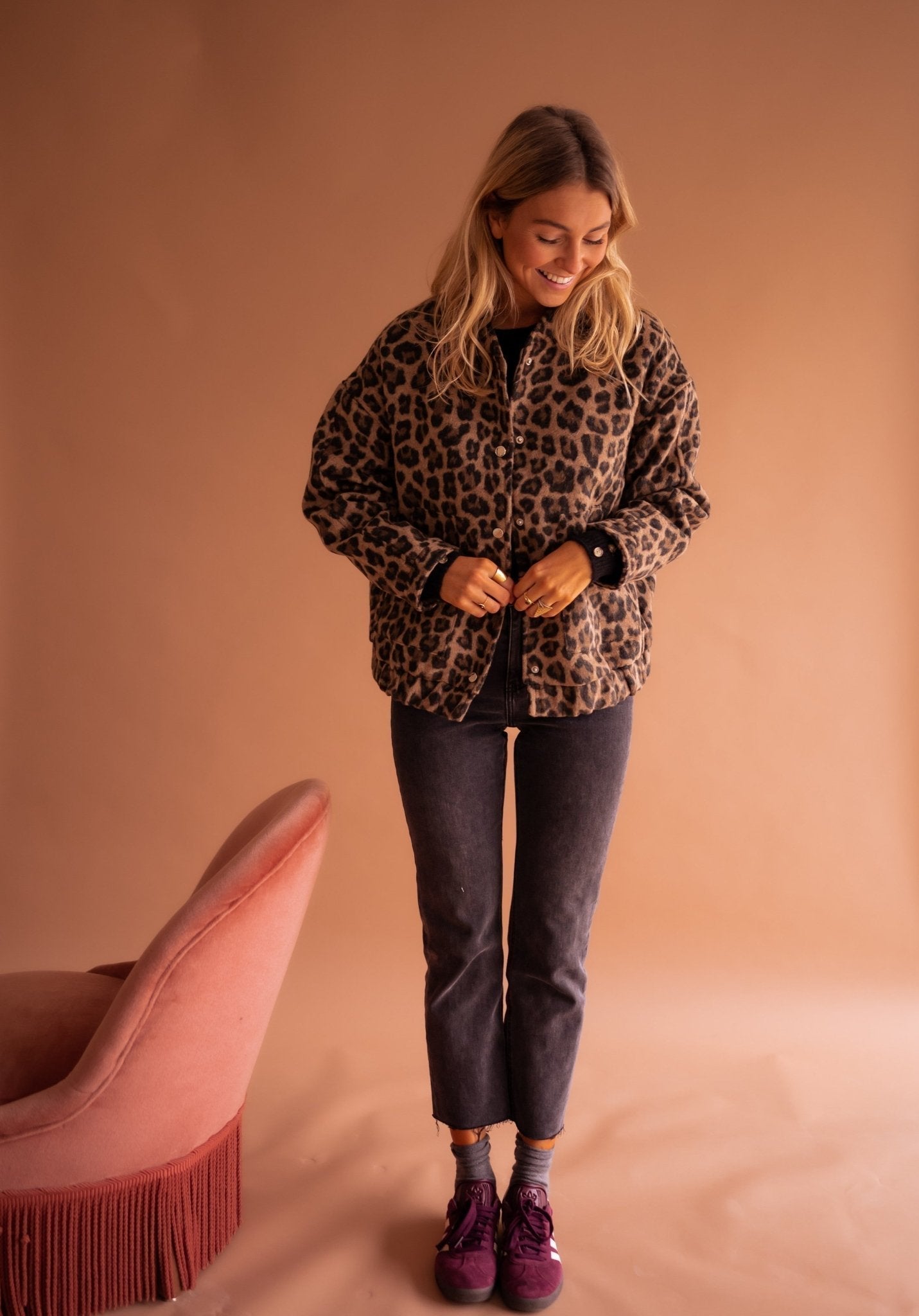 Brionelle | Modische Damenjacke mit Leopardenmuster und Knopfleiste