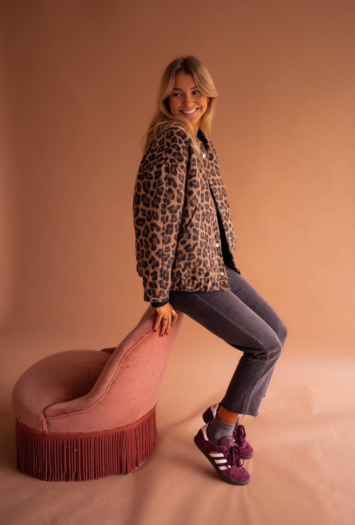 Brionelle | Modische Damenjacke mit Leopardenmuster und Knopfleiste