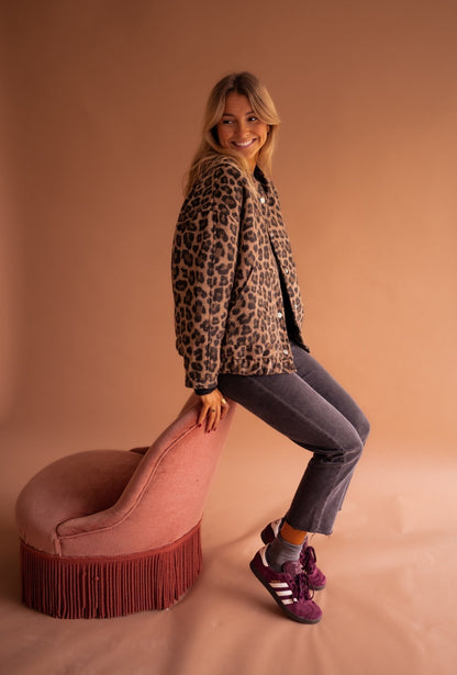Brionelle | Modische Damenjacke mit Leopardenmuster und Knopfleiste