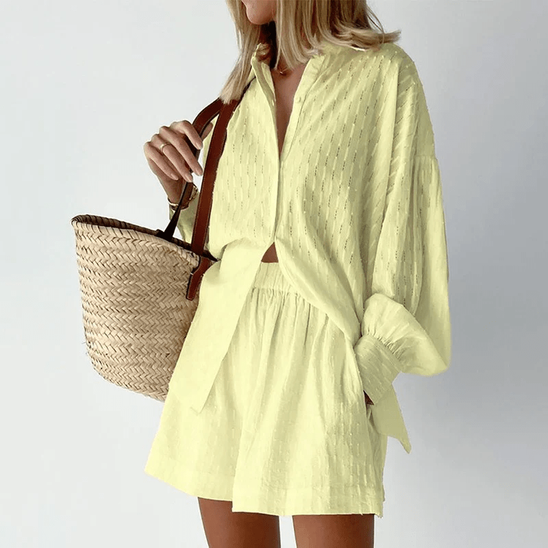 Jessi | Zweiteiliges Sommer-Set für Damen | Strukturierte Bluse mit Bischofsärmeln & High-Waist Shorts im lockeren Schnitt