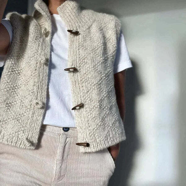 Strukturierte Damenweste mit Knopfdaunen | Ärmelloser Stricklook für Alltag & Freizeit
