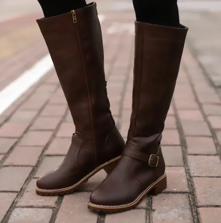 Tamsyn | Damen Knee High Boots mit Schnallenriemen & niedrigem Blockabsatz