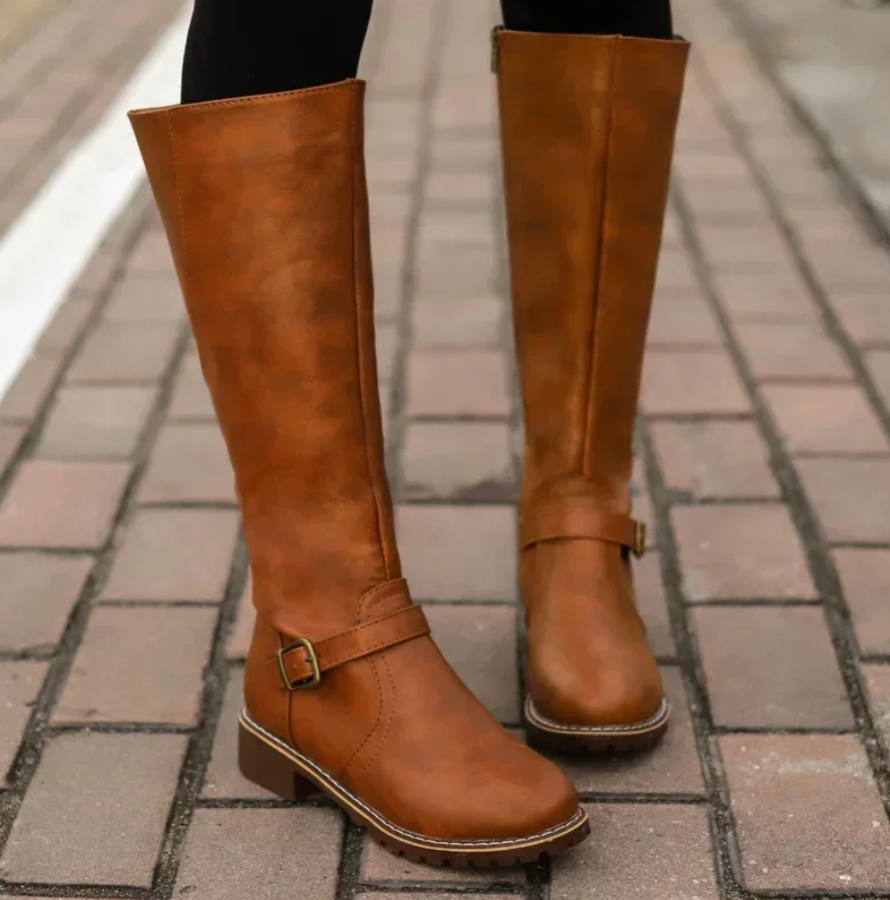 Tamsyn | Damen Knee High Boots mit Schnallenriemen & niedrigem Blockabsatz