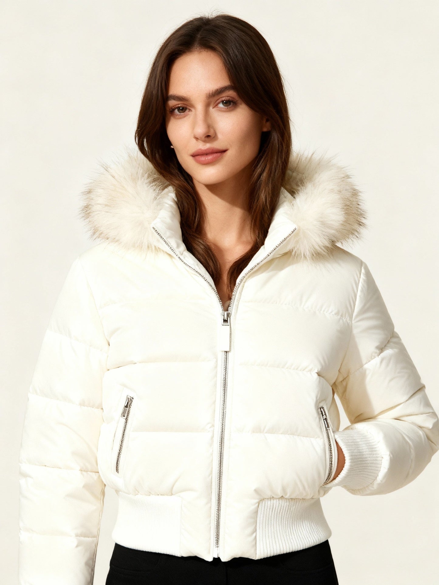 Damen Gesteppte Winterjacke mit Abnehmbarer Kapuze – Warm, Leicht & Modern für Kalte Tage